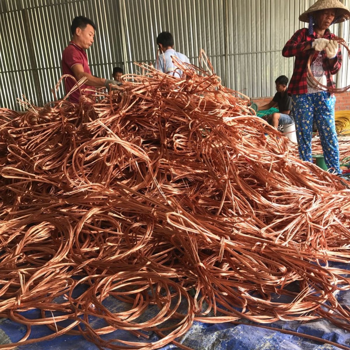 Thanh lý xác nhà cũ và thu mua phế liệu xây dựng tại Bình Dương